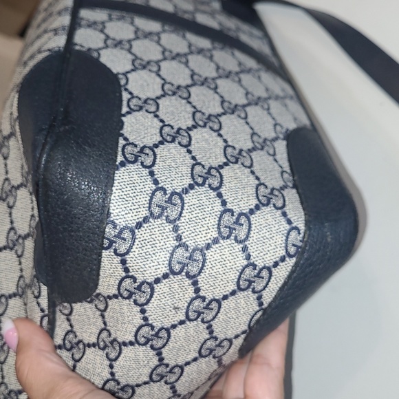 ***SOLD**GUCCI MONOGRAM 2- WAY BAG WITH DUAL ZIPPERS & REMOVEABLE STRAP - Picture 11 of 16